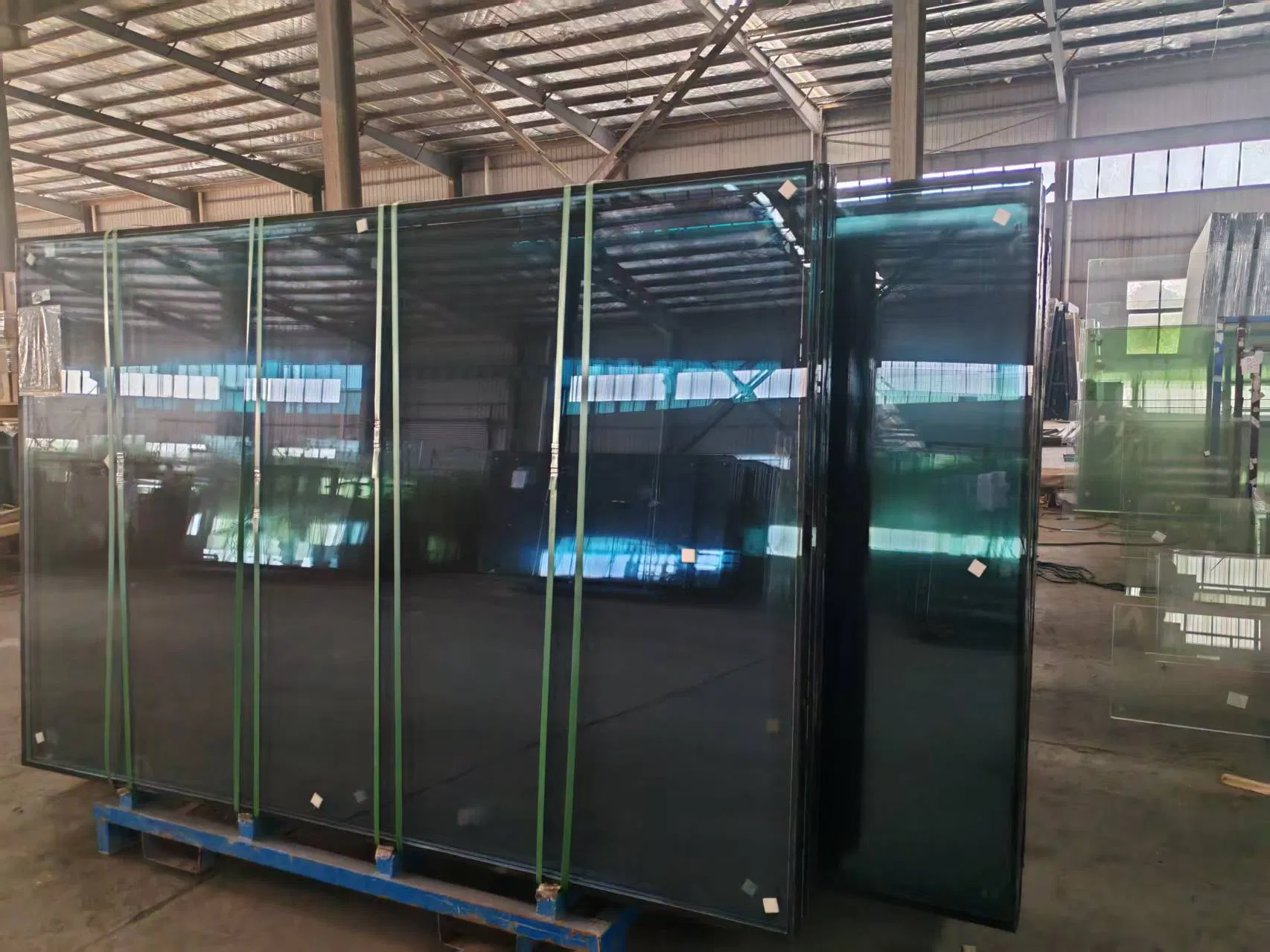 We Supply Bulk Clear Glass for Large Construction Projects with a Quality Guarantee