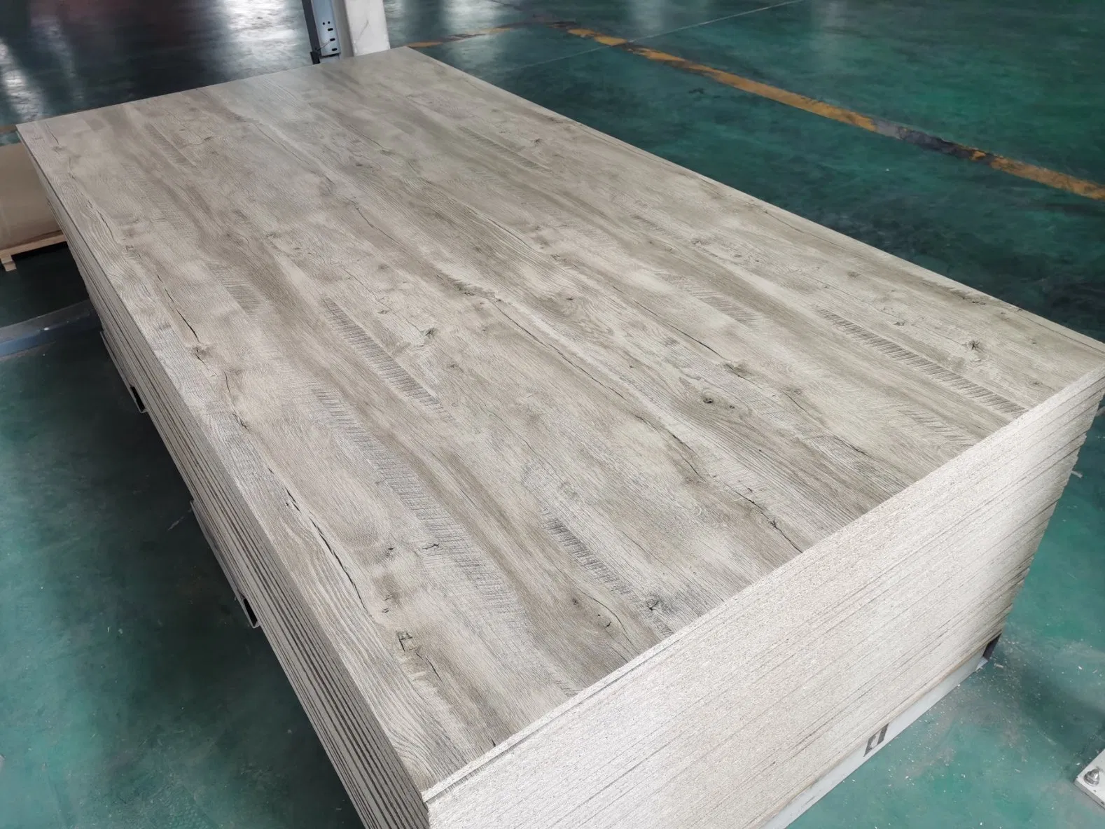 on Sale Wood Fiber Melamine Particle Board for Interior Decoration