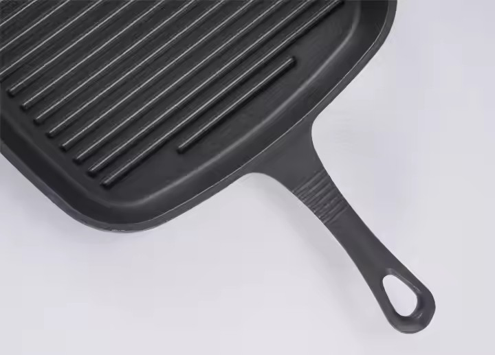 36cm Square Eco-Friendly Cast Iron Skillet Handles Non-Stick Omelette Steak Pan Oil Pre-Seasoned for Optimal Cooking Experience