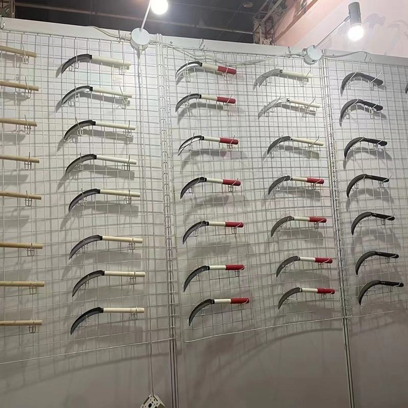 Agricultural Tools Steel Grass Tooth Garden Sickle with Wooden Handle