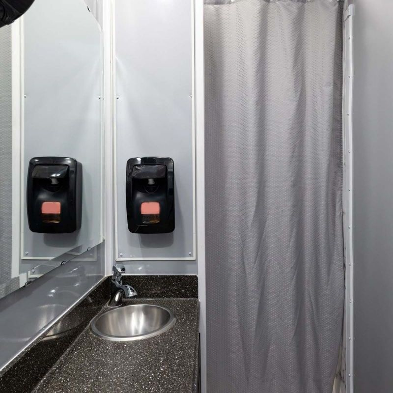 Custom Portable Bathroom Trailer - Mobile Shower & Toilet Unit for Events & Campsites