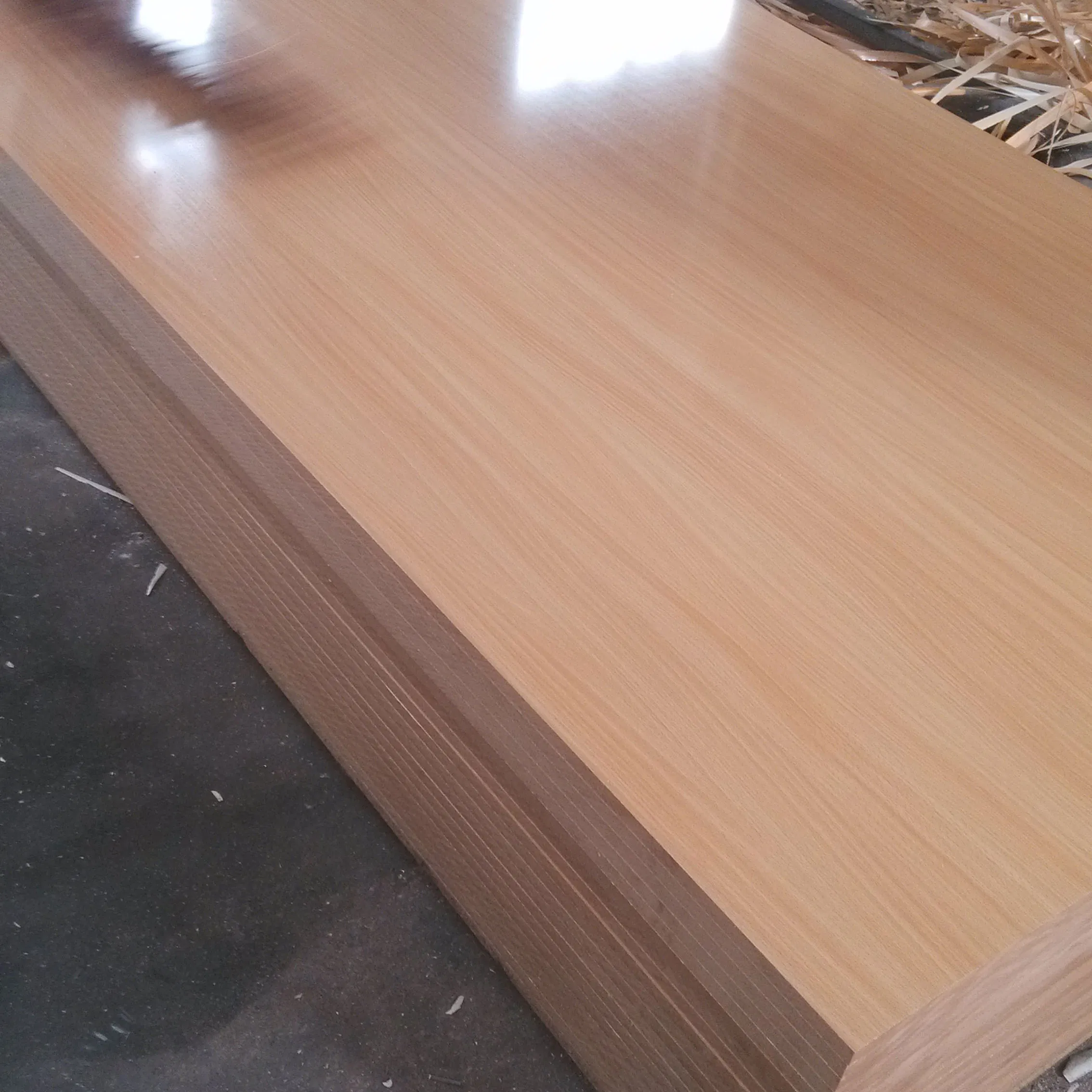 Oak Wood Grain Veneered MDF Board in Red for Both Sides Laminated