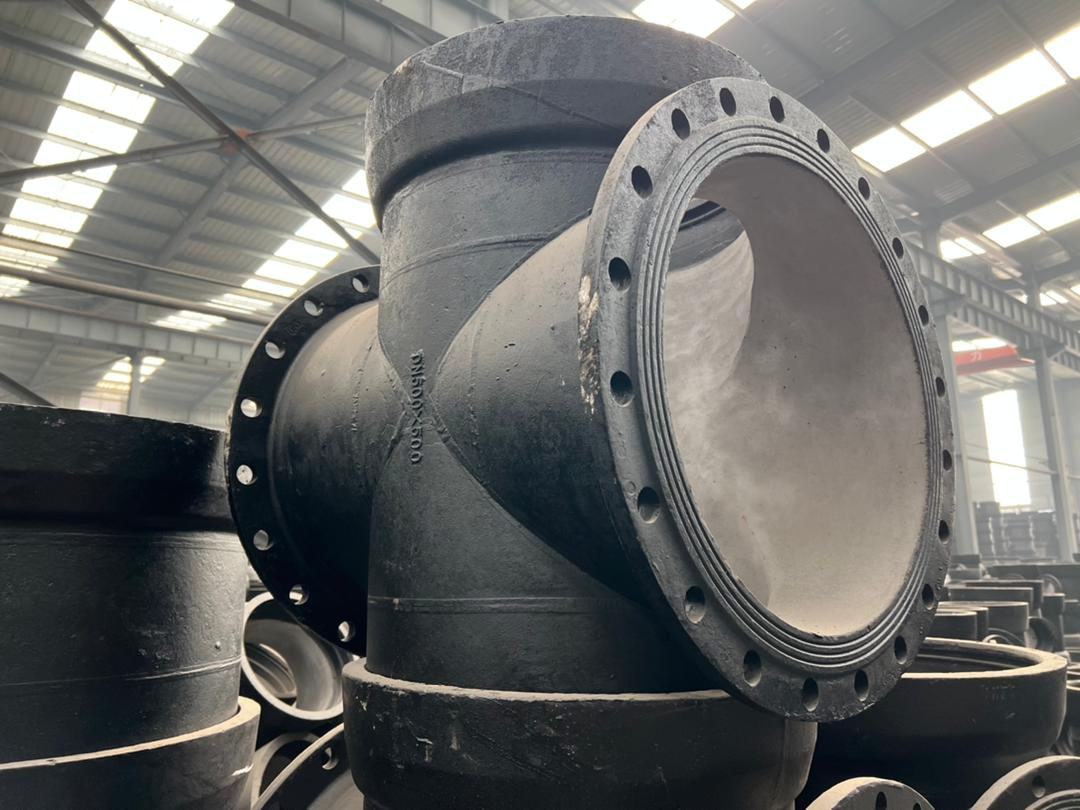 Custom Flanged Pipe Fittings Cast Ductile Iron All Flange Tee Bends Reducer Elbow Cap for Industry Water Oil Gas ISO2531 En545 En598 All Flanged Tee