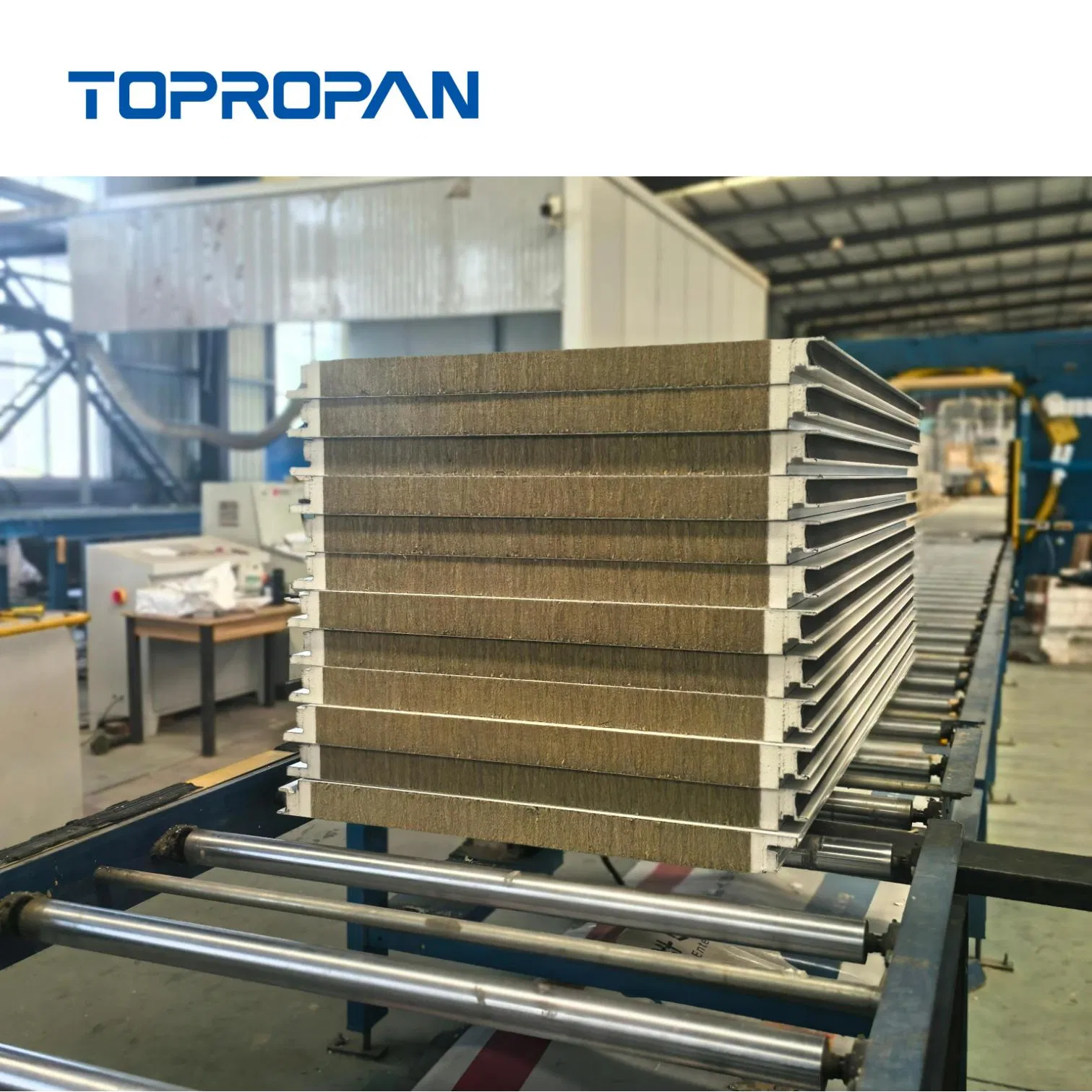 Insulated Building Material: PIR Sandwich Panel with Rock Wool Core