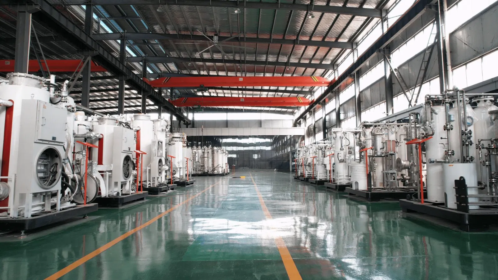 Premium European Vending Machine with Diverse Food and Beverage Selection