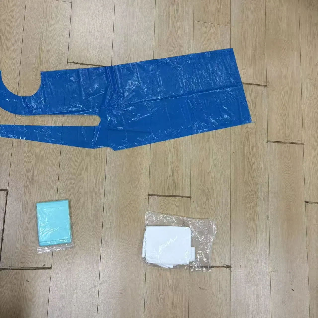 Convenient and Practical Disposable PE Apron Catering Waterproof