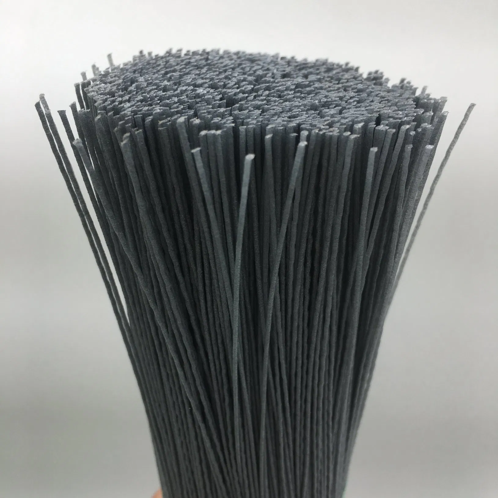 Sic Silicon Carbide Grit 320# 0.75mm Straight PA612 Polyamide PA 6.12 Abrasive Filament for Textile Industry Sueding Roller Brush