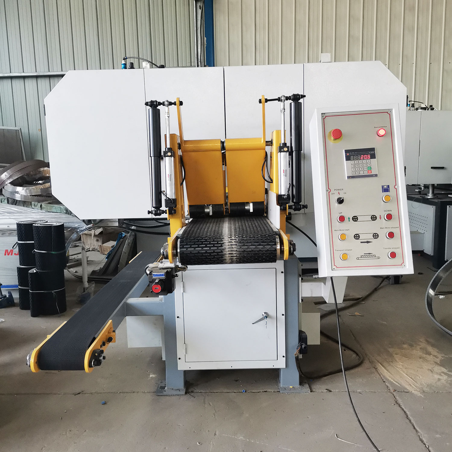 Ленточная пила по дереву горизонтальная автоматическая для бревен