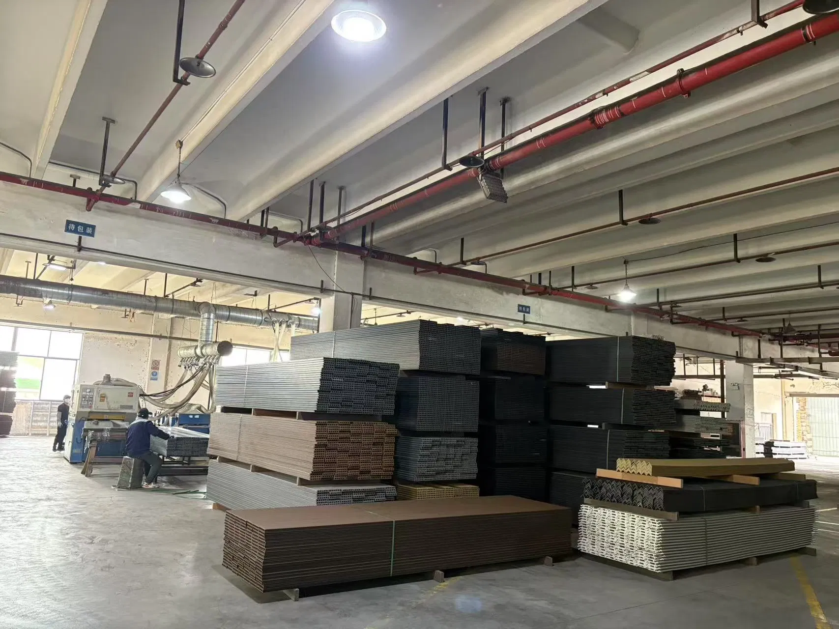 Experienced Manufacturer Waterproof Fireproof WPC Decking Flooring Board for Landscape