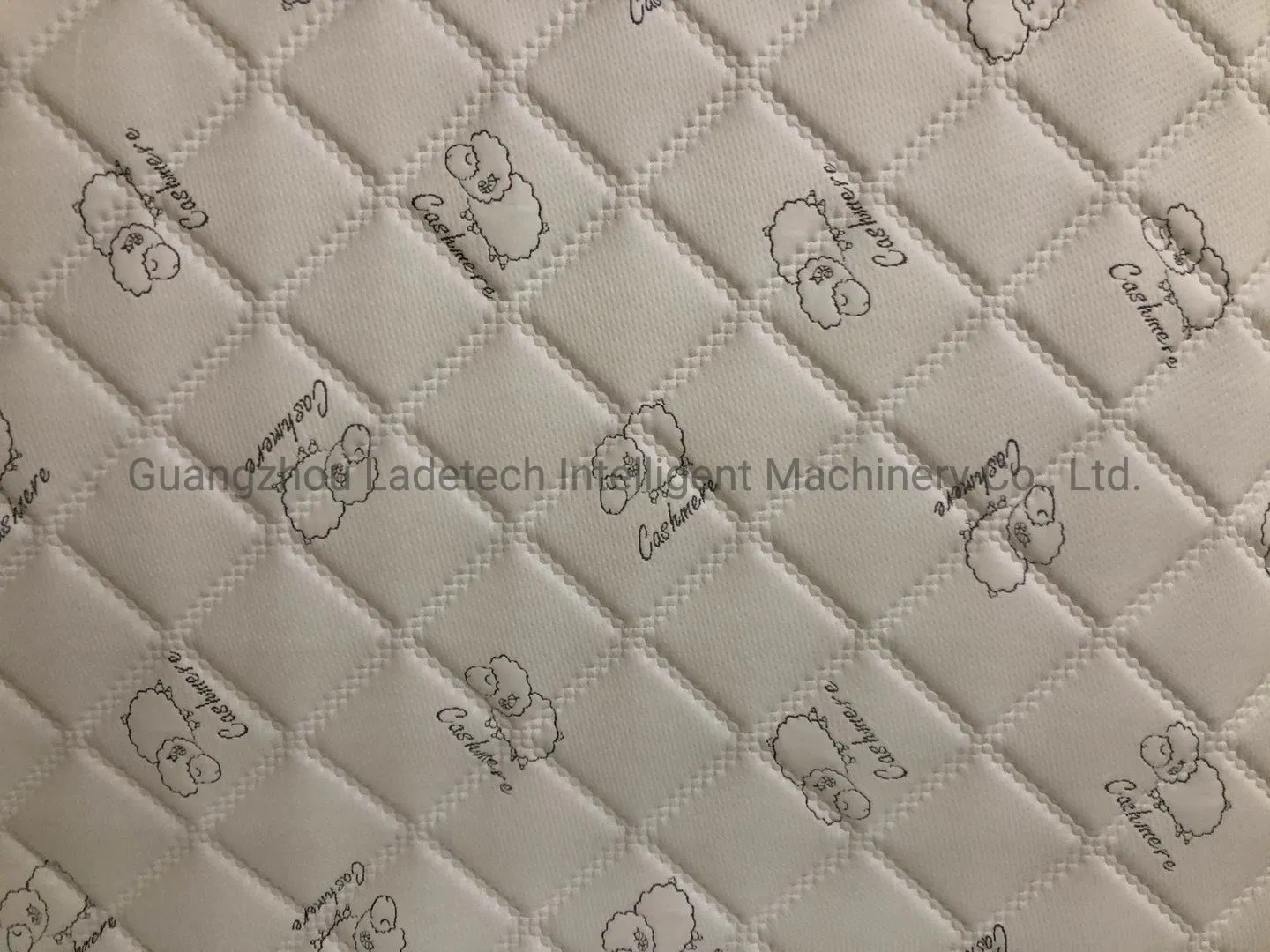 LDT-QTF01 High Quality Multineedle Mattress Topper Knitted Quilted Fabric