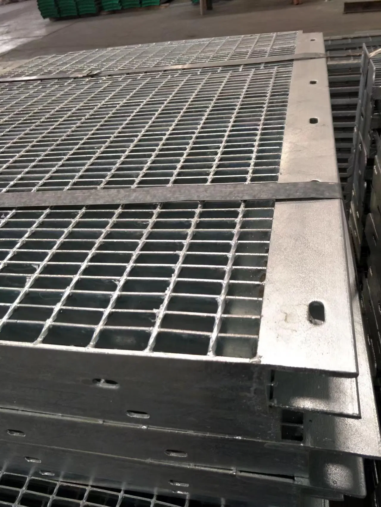 100X10, 80X8, 40X5, 32X5 and 25X3 Heavy Duty Galvanized Trench Drain Cover