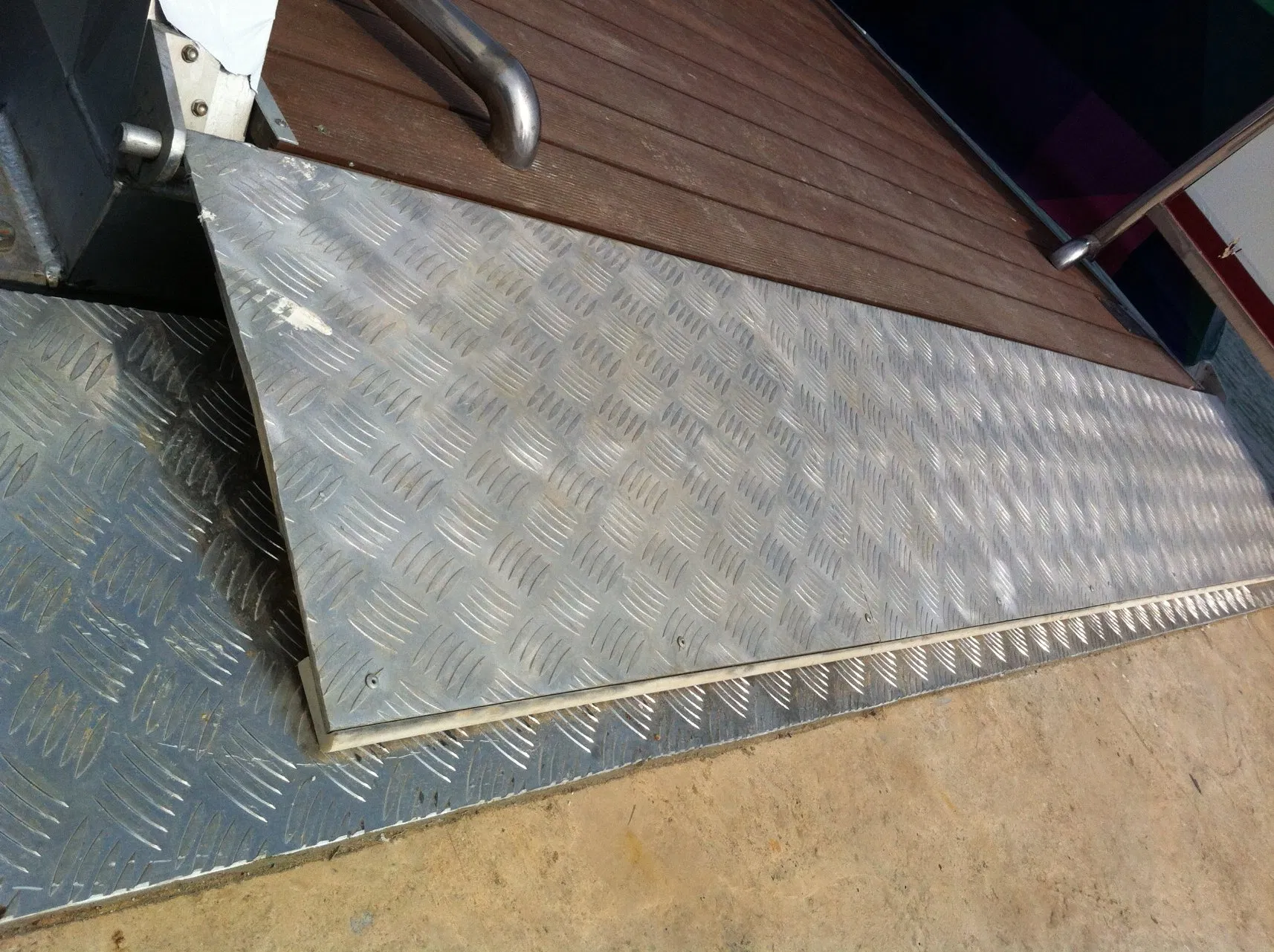 Oxidation 6061 T6 Marine Aluminum Gangway for Floating Dock Marina