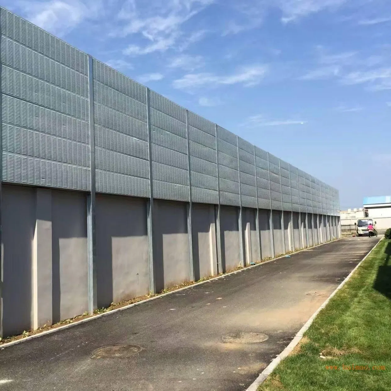 Factory Direct Price High Quality Noise Barrier Sound Barrier Fence for Highway Road Railway