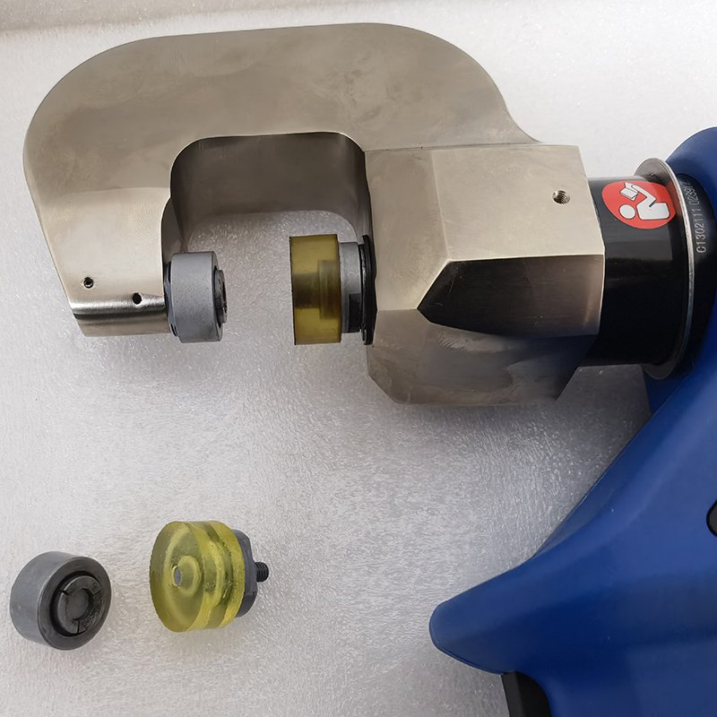 Manufacturer High Quality Battery Pop Self Piercing Electric Rivet Gun