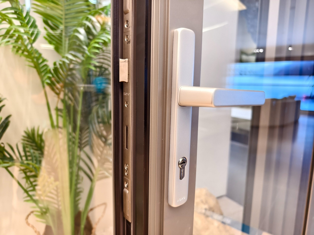 Expediency Opening and Closing Silky Smooth Aluminium Alloy Frame Beauty Good Double New Made Windows