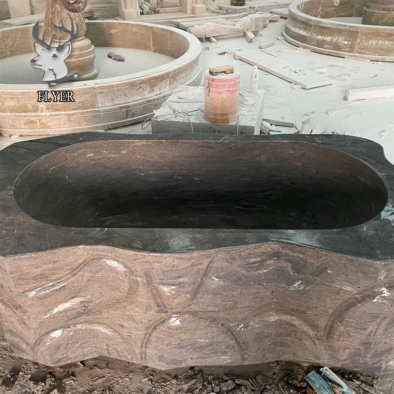 Каменная ванна для сада из натурального булыжника