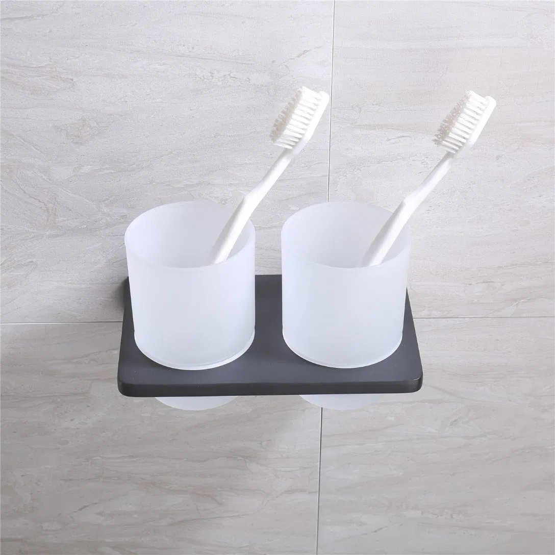 Держатель для стаканов и зубных щеток с двумя стаканами