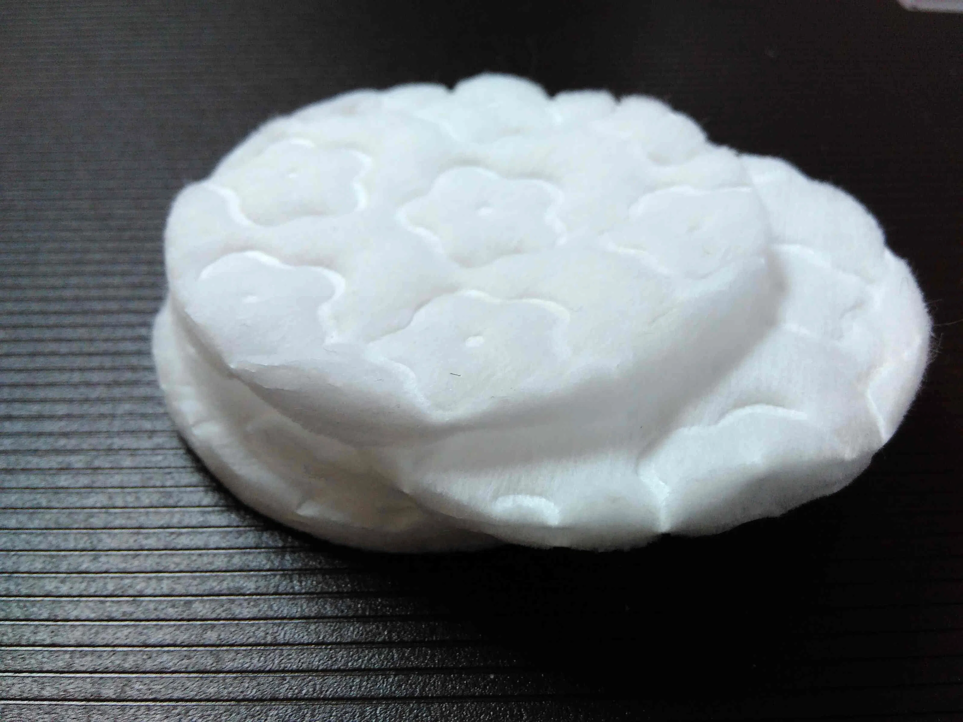 Embossed Cosmetic Round Cotton Pads