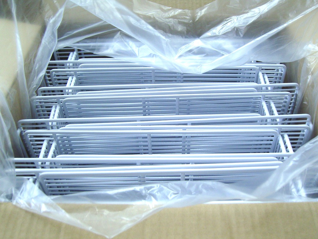 Customized High Quality PE Coated Steel Wire Rack Metal Shelves with Plastic Coating