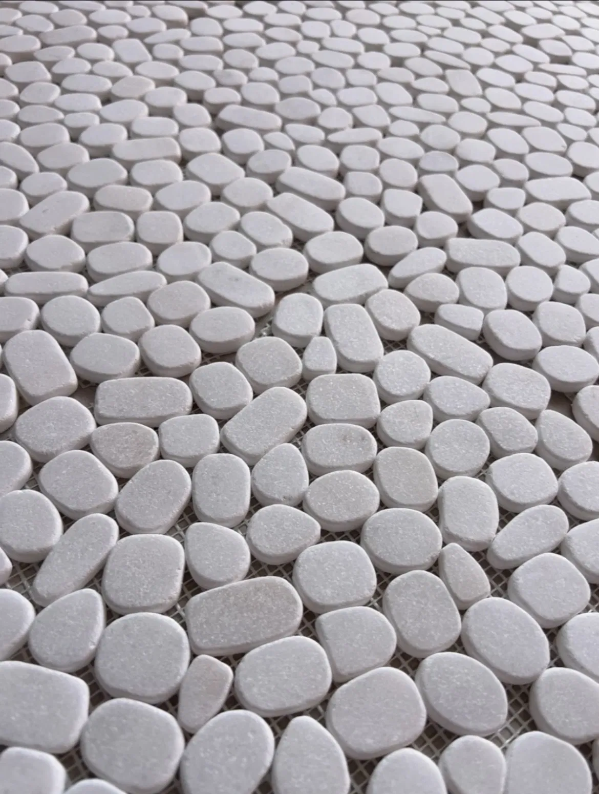 Natural stone honed white pebble mosaic tile for Indoor/Interior kitchen/bathroom Floor/wall/backsplash/Ceiling decoration