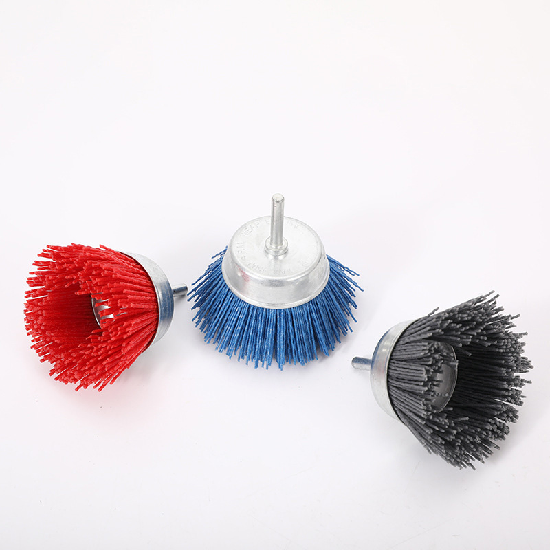 Абразивная щетка с нейлоновой щетиной, серая