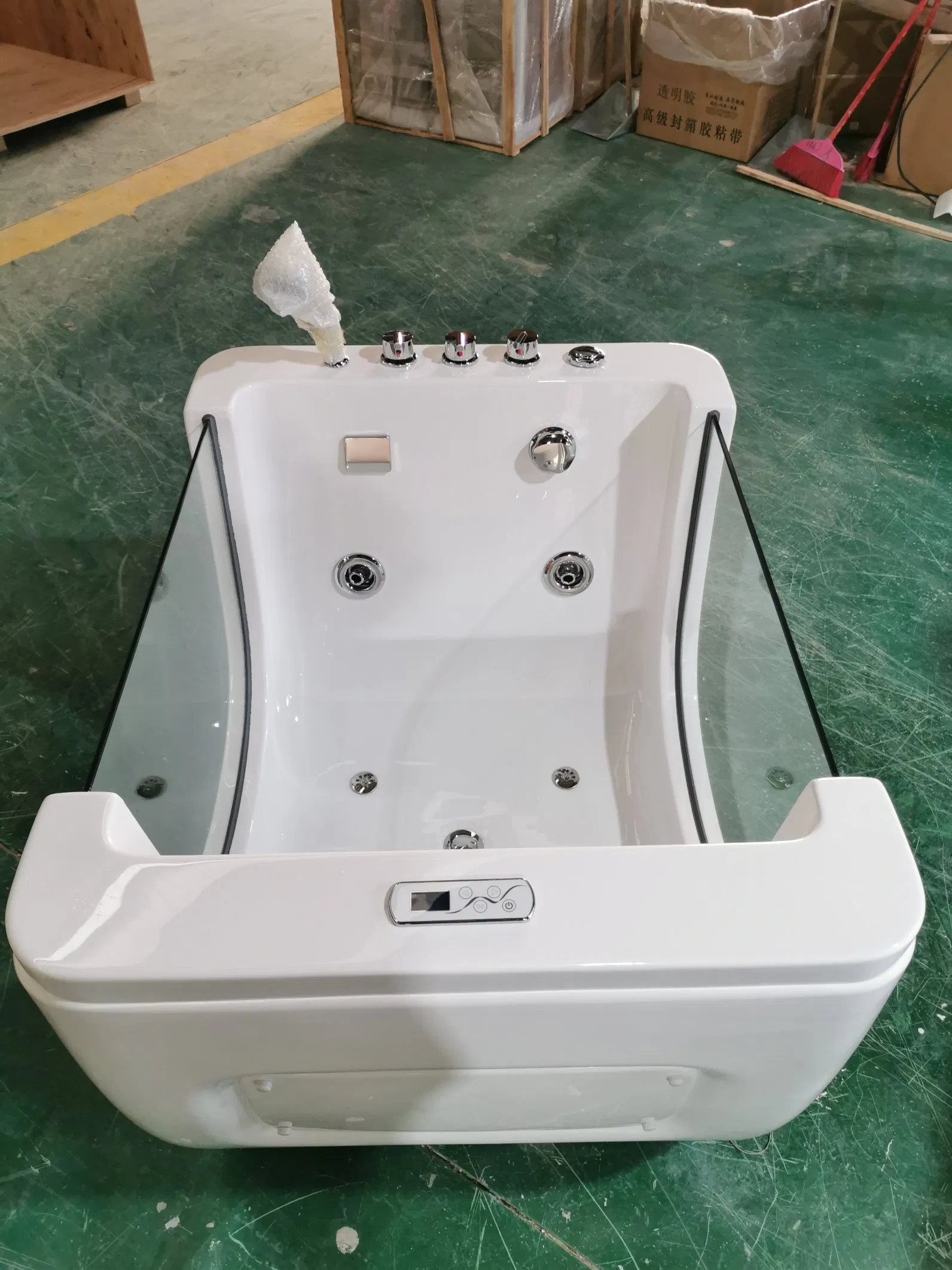 Детская ванночка с подсветкой и аксессуарами