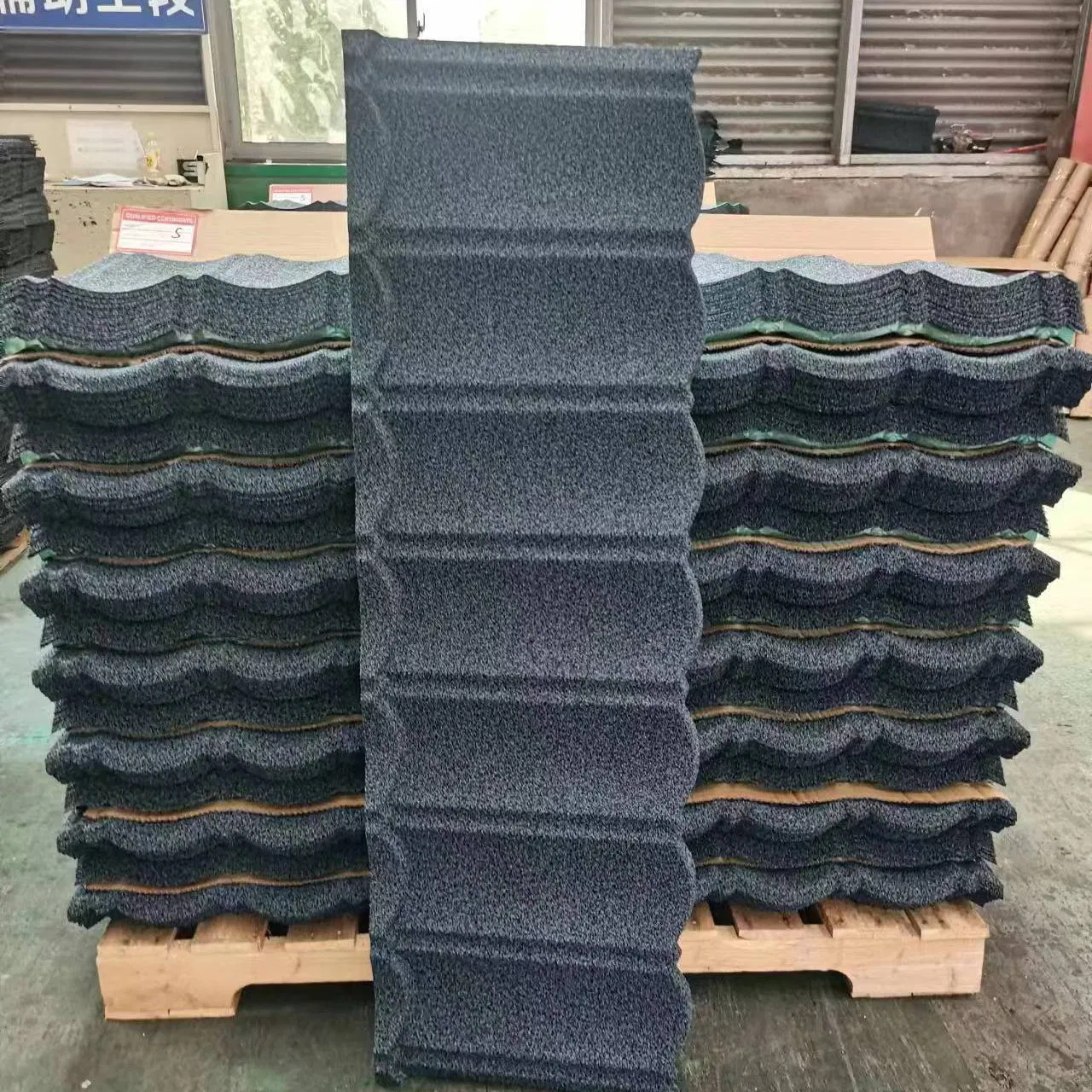 Металлочерепица Light Blue Bond, популярный кровельный материал