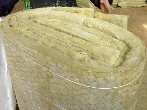 Rock Wool Roll Rock Wool Insulation Blanket with Wire Mesh for Oven Factory Insulation