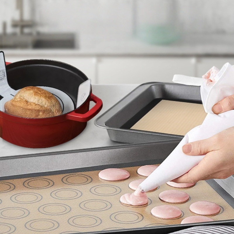 China Factory Food Grade Non-Stick Silicone Baking Pastry Mat with Non-Slip Rubber Surface and Heat Resistance for Kneading Dough in Oven