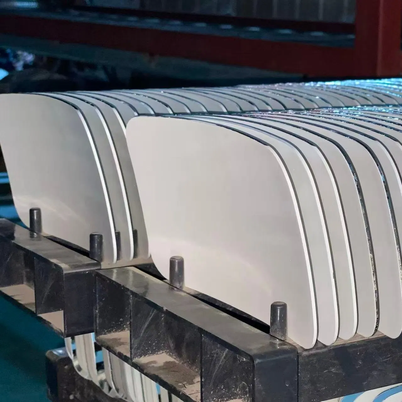 Изогнутое алюминиевое зеркало для автомобиля и мотоцикла