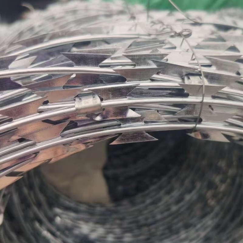 Galvanized Steel Barbed Wire Fence Corrosion - Resistant & Long - Lasting