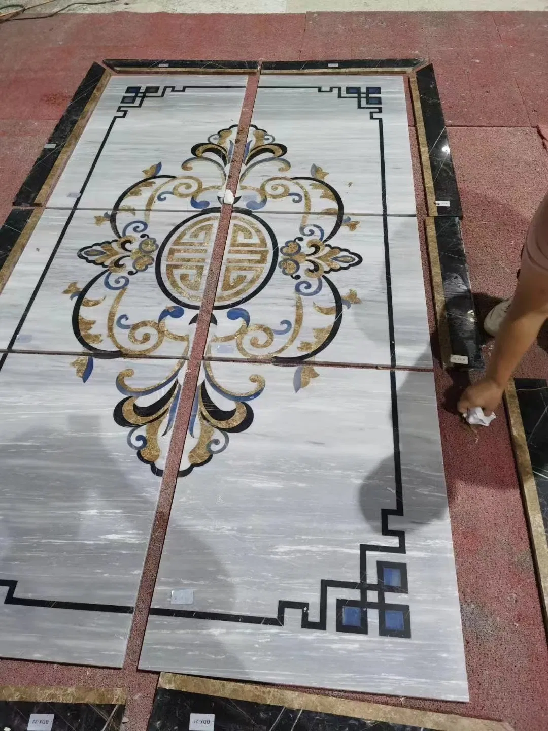 Мраморный медальон водной резки на заказ