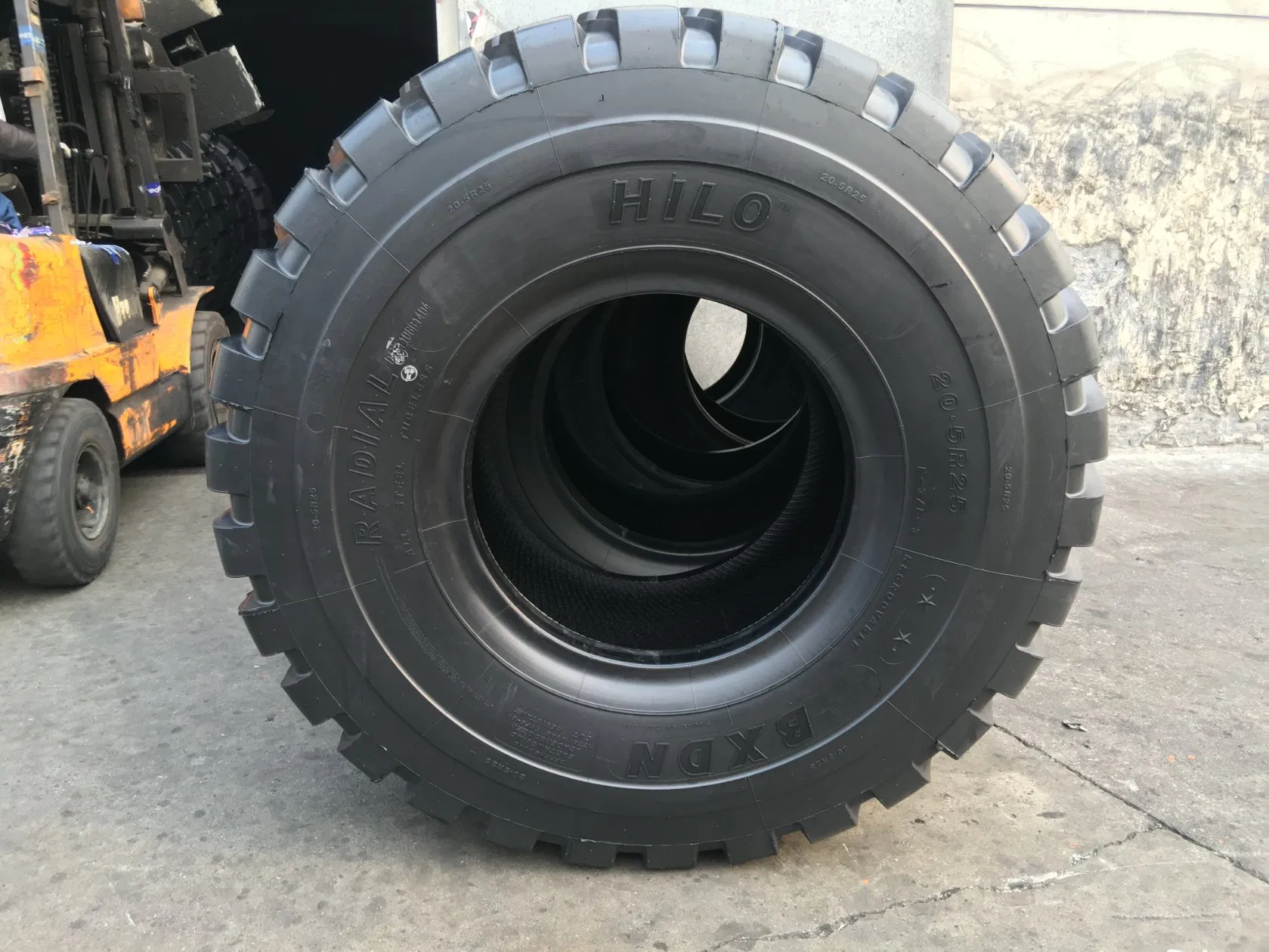 OTR Off-Road Radial Tyres for Dozers, Loaders, Graders and Dumper Trucks
