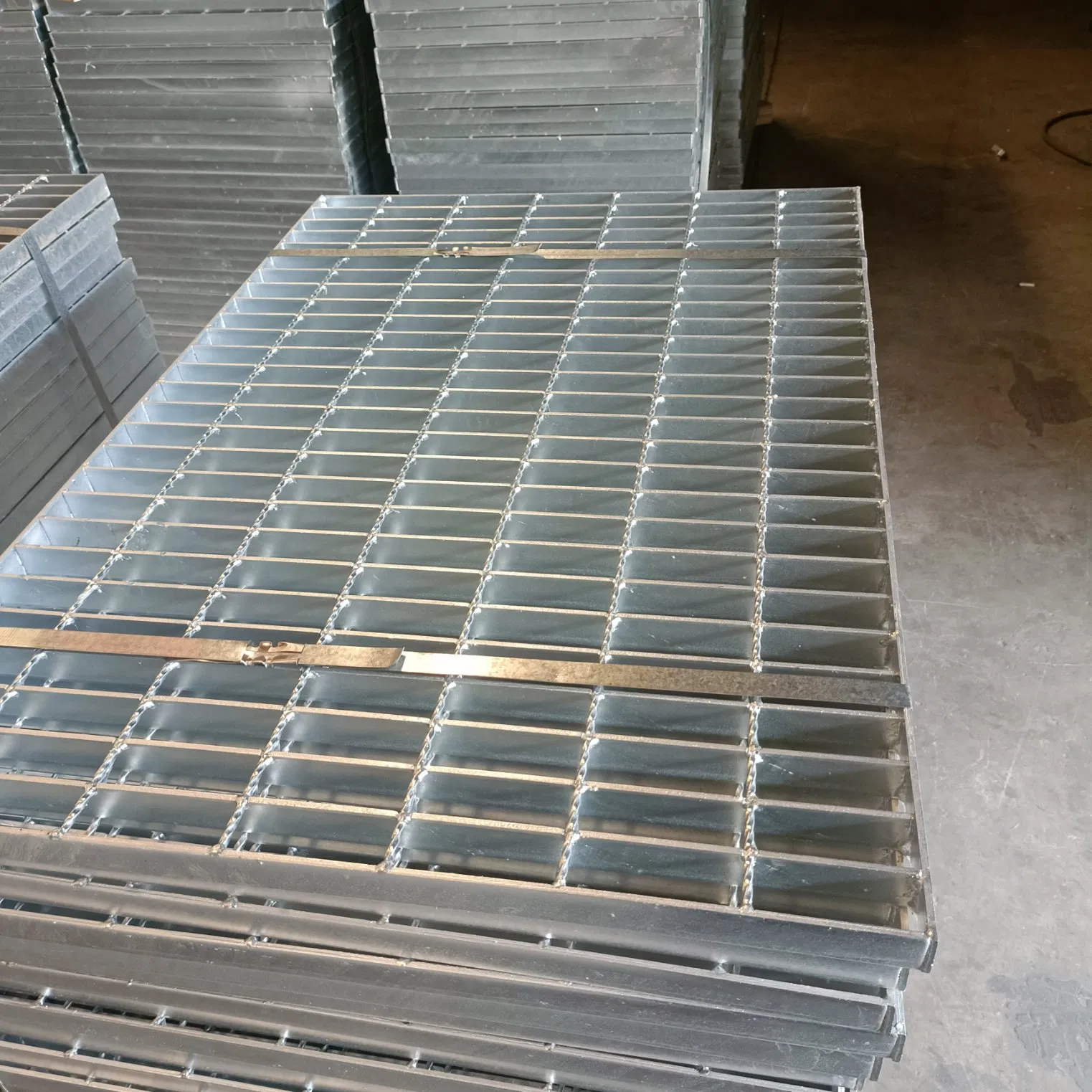 Galvanized Anti-Slip Steel Grating Walkway Platform with CE and ISO Certification