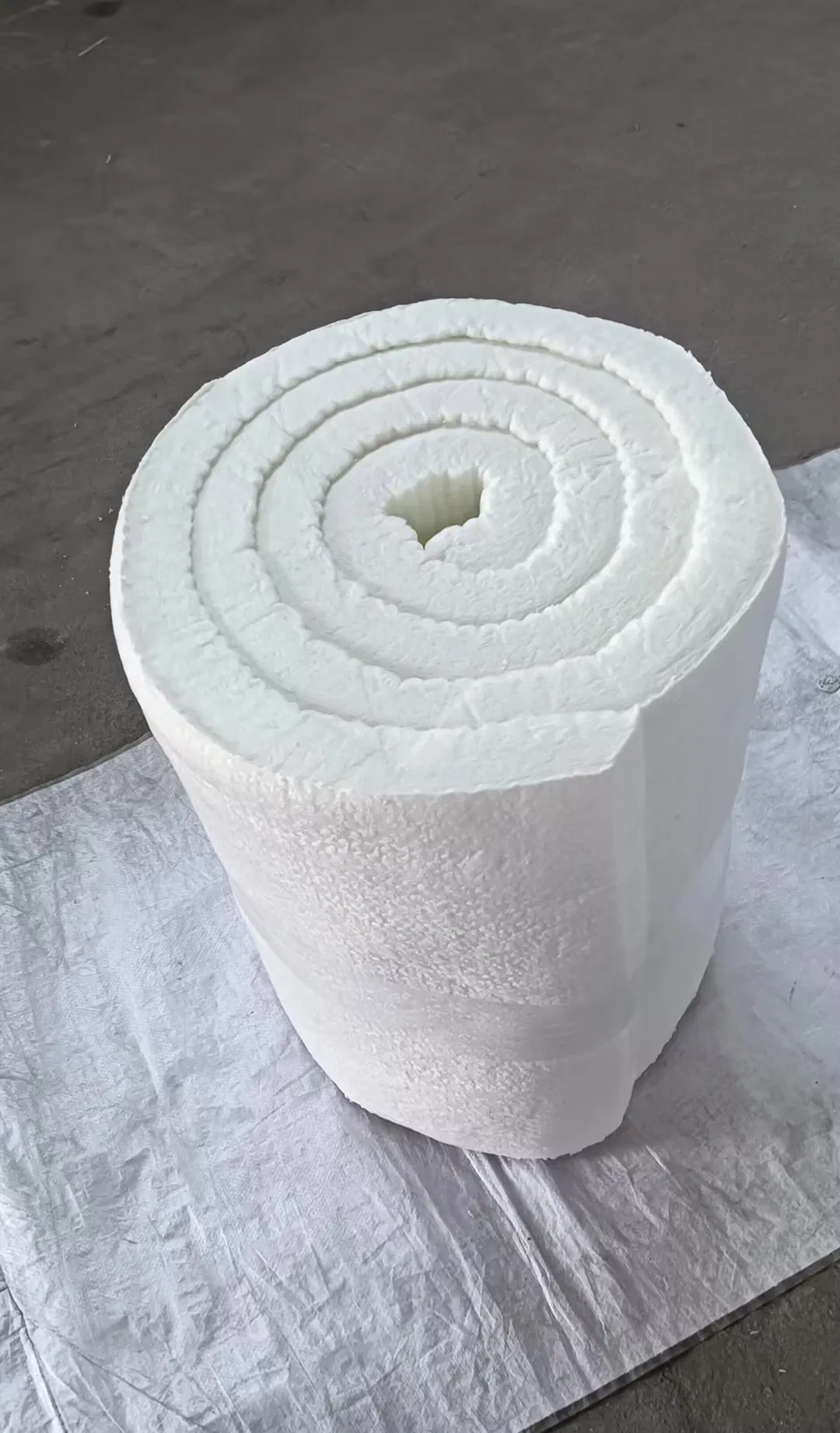 Energy-Saving Ceramic Fiber Blanket Resists 1260°C - Ideal for Back-up Insulation and Industrial Thermal Barriers