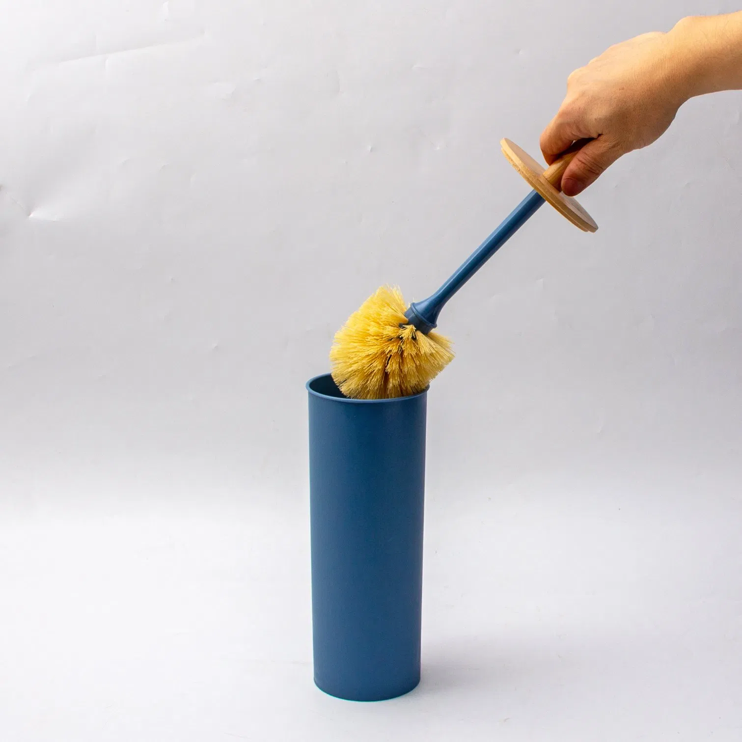 Hot Sale Household Bathroom Round Toilet Brush with Bamboo Metal Plastic Lid