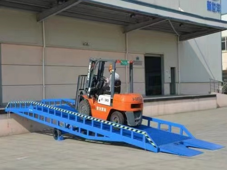 Loading Platform Equipment Boarding Bridge for Sale