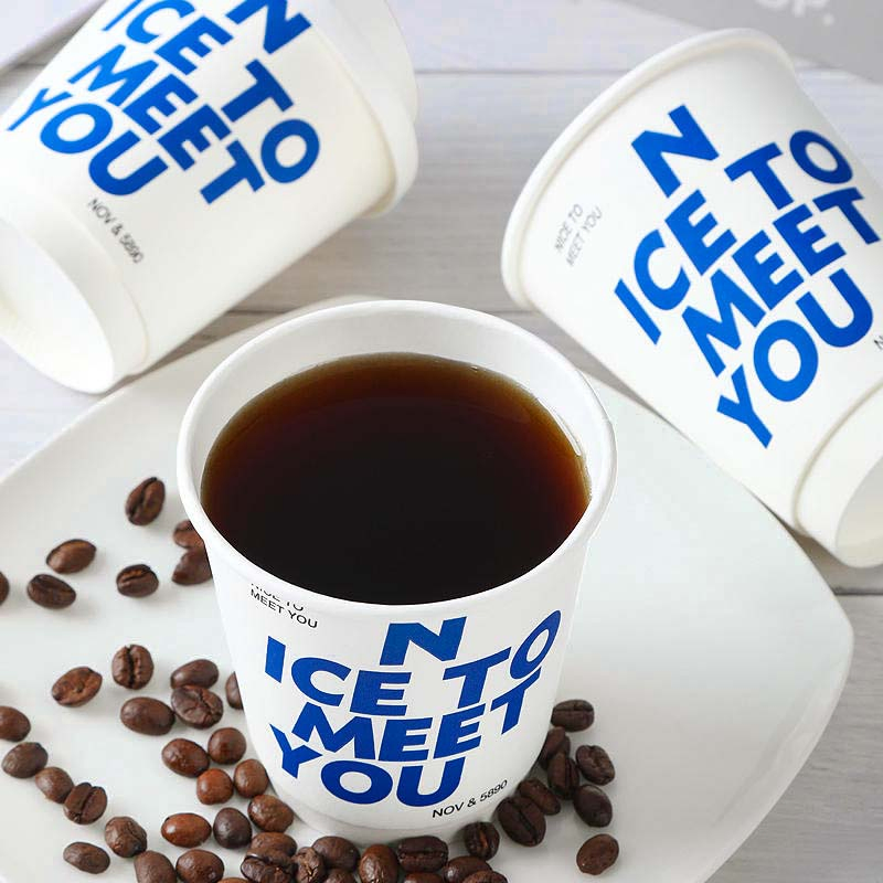 Двухслойная бумажная чашка с универсальной крышкой