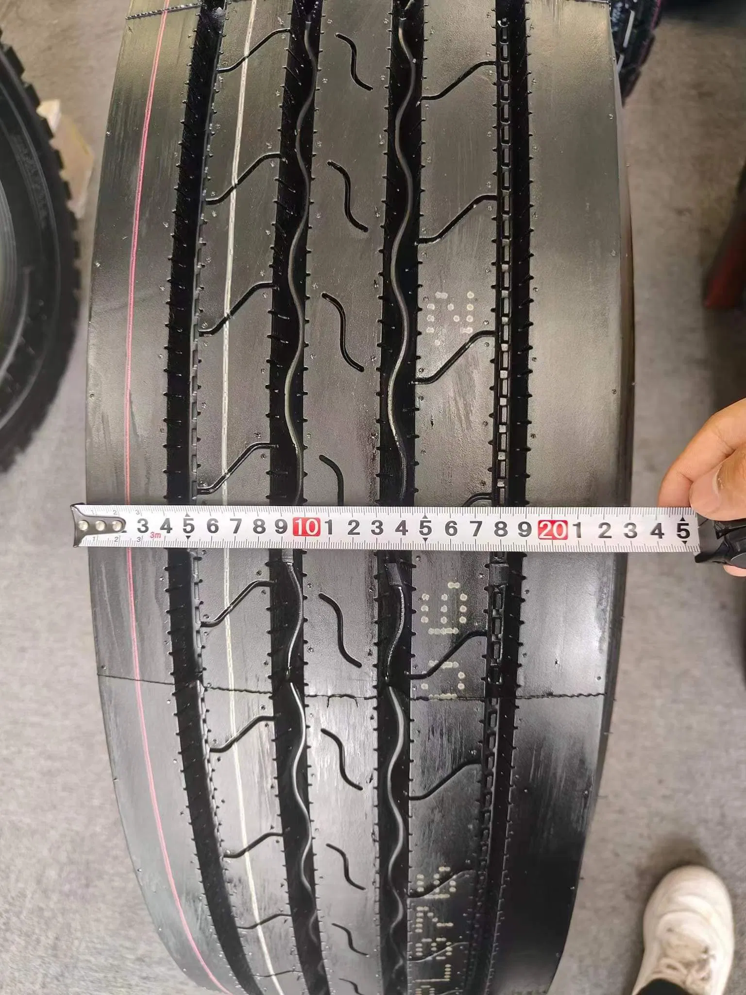 Premium 11R24.5 Radial Truck Tire for Global Buyers, High Quality from China Factory