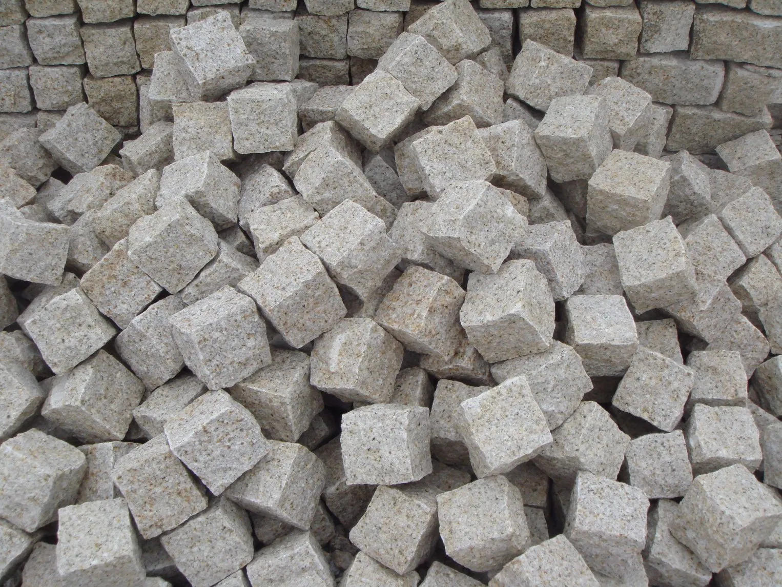 Tumbled Grey/Beige/Red/Black Granite Cobble Stone/Cubestones/Paving Stone for Outdoor