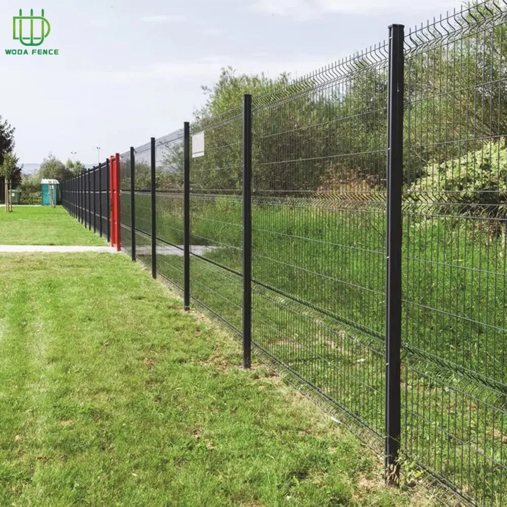 High Quality Waterproof Sustainable Modern 3D Bending Garden Fence Panels Price