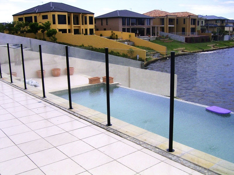 Rocky Terrace Glass Railing System U Channel Glass Fence