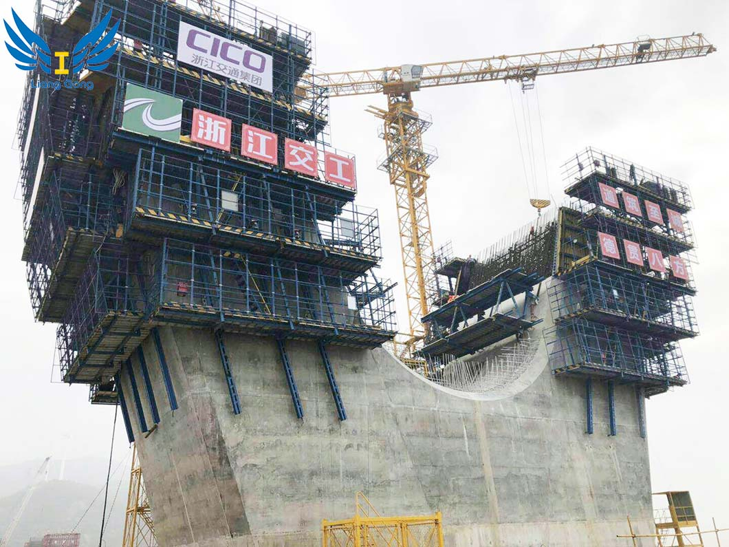 Strong Adaptability Reduced Labor Intensity Hydraulic Auto-Climbing System for Precast Construction Formwork