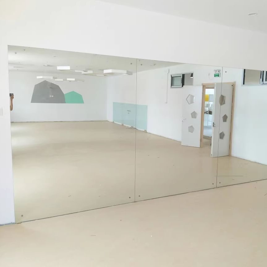 5mm 6mm 8mm Aluminum Mirror Glass Wall for Gym/Decorative Wall/Dance Room