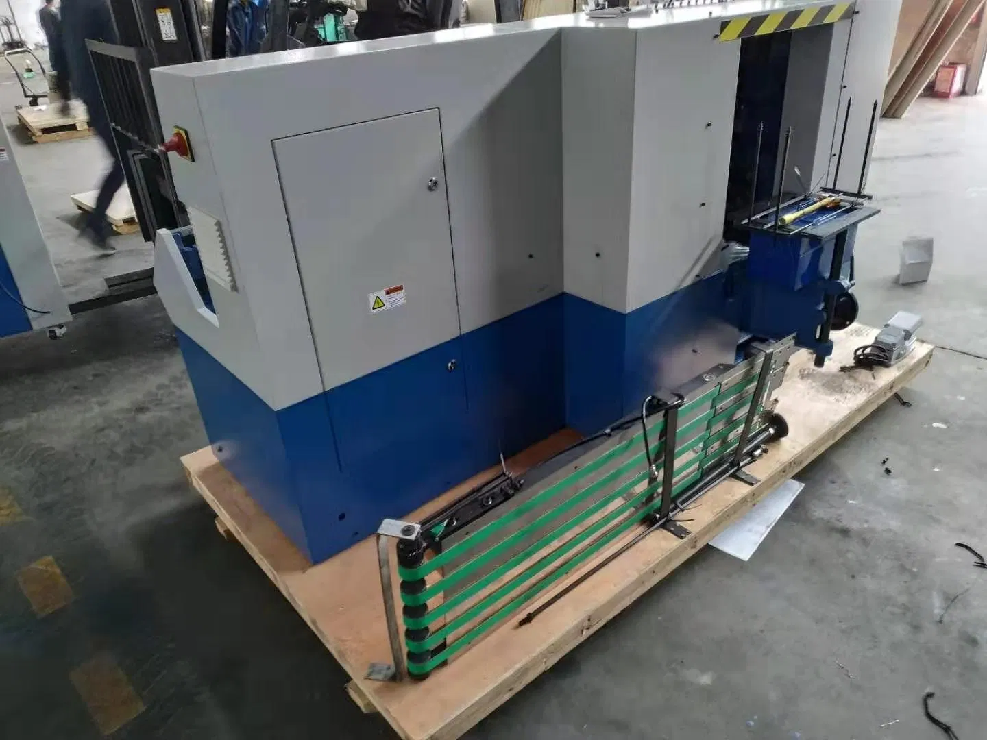 High Quality Program-Control Semi-Automatic Paper Book Sewing Machine Zm-Sx460e