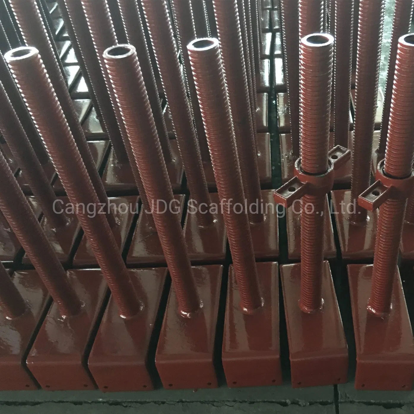 Swivel Scaffolding Adjustable Painted Hollow Prop Jack Base