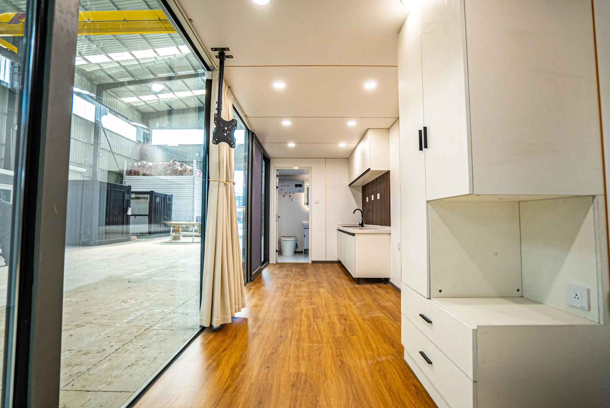 Tiny Mobile Container Homestay Cabin Building with 5 Year Warranty