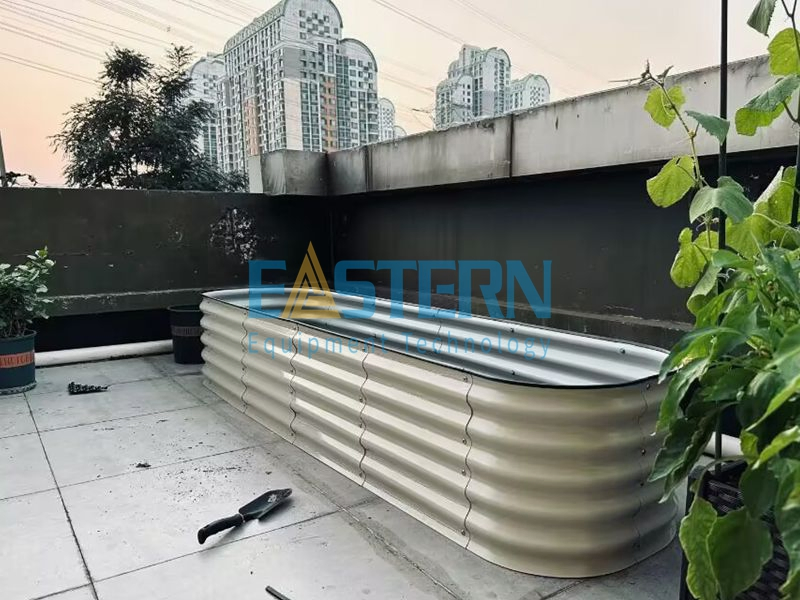 Металлическая высокая грядка для сада