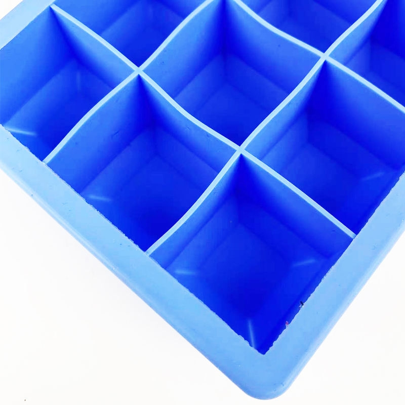 Форма для льда Premium Silicone с крышкой, 15 ячеек