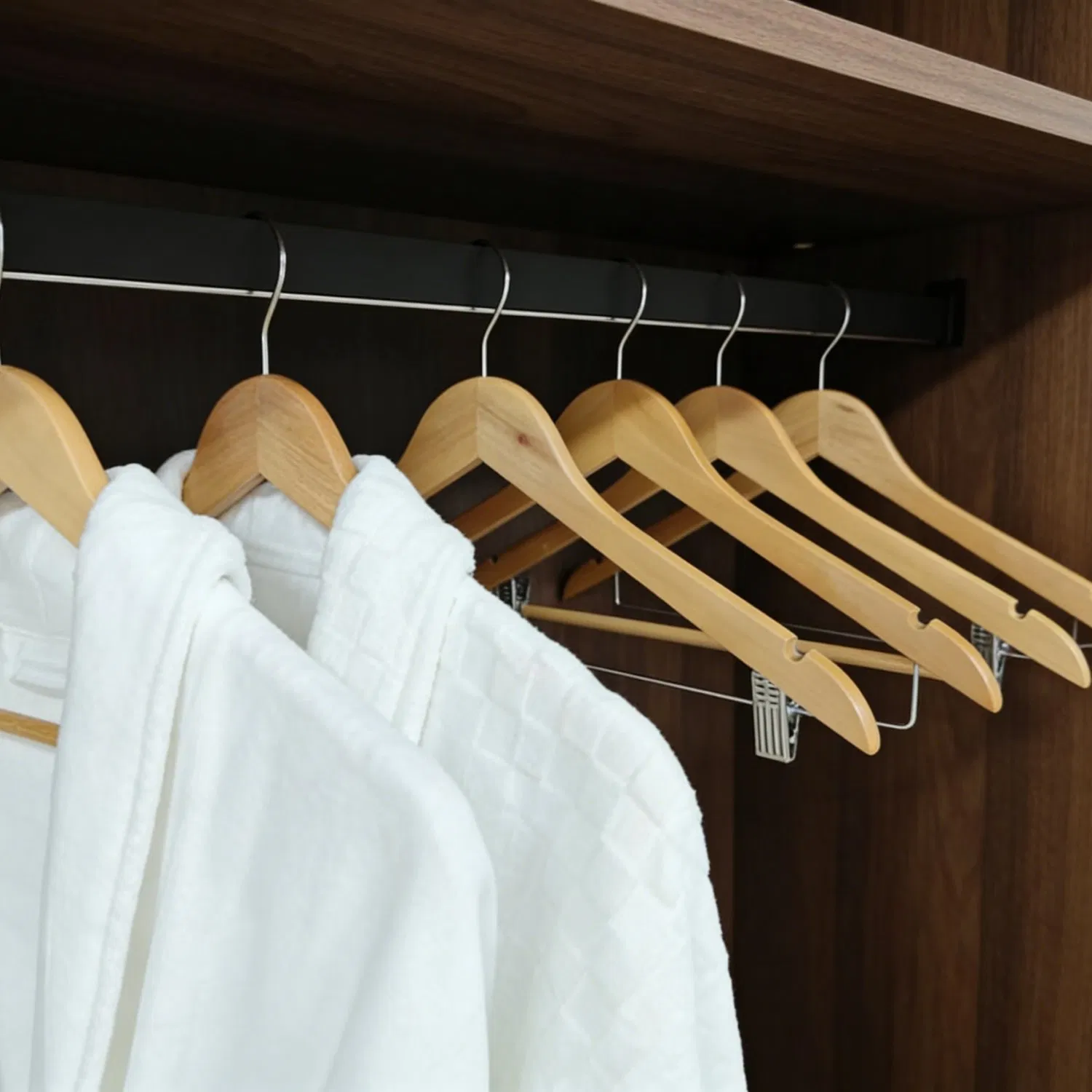 Wholesale Eco-Friendly Solid Wood Clothes Hanger for Hotel Resort SPA Cruise Commercial Use